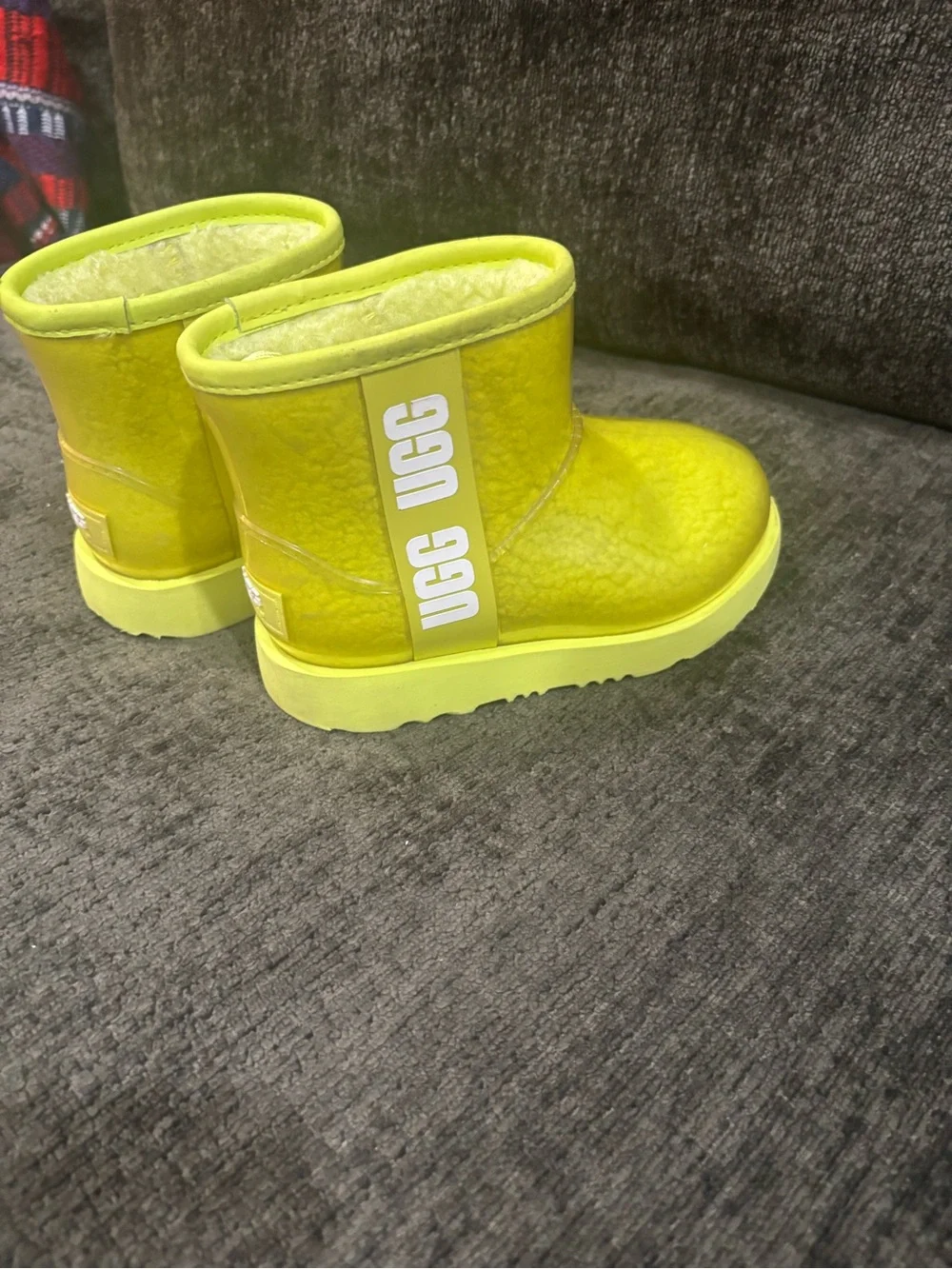 UGG Kids Classic Clear Mini II Boots Sherpa Lined Sulfur Green Size 10